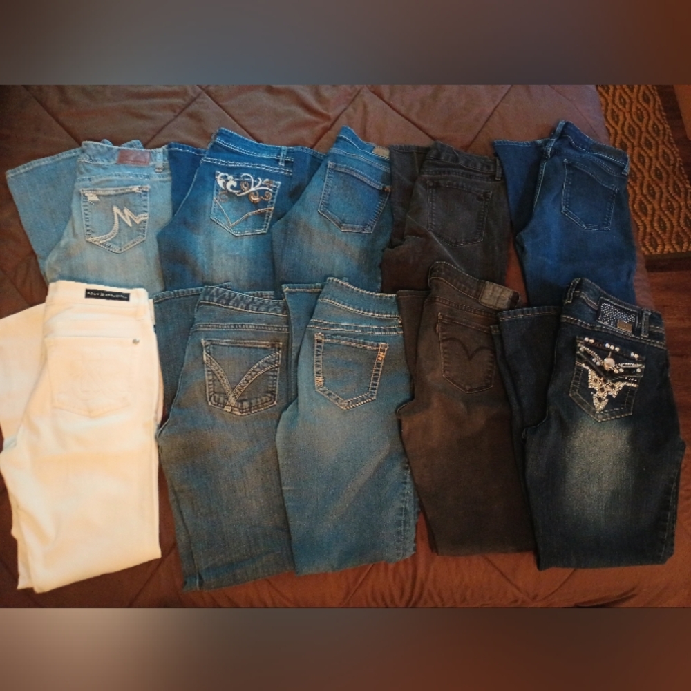Lot of 10 size 7/8 jeans! (Fits like size 6)